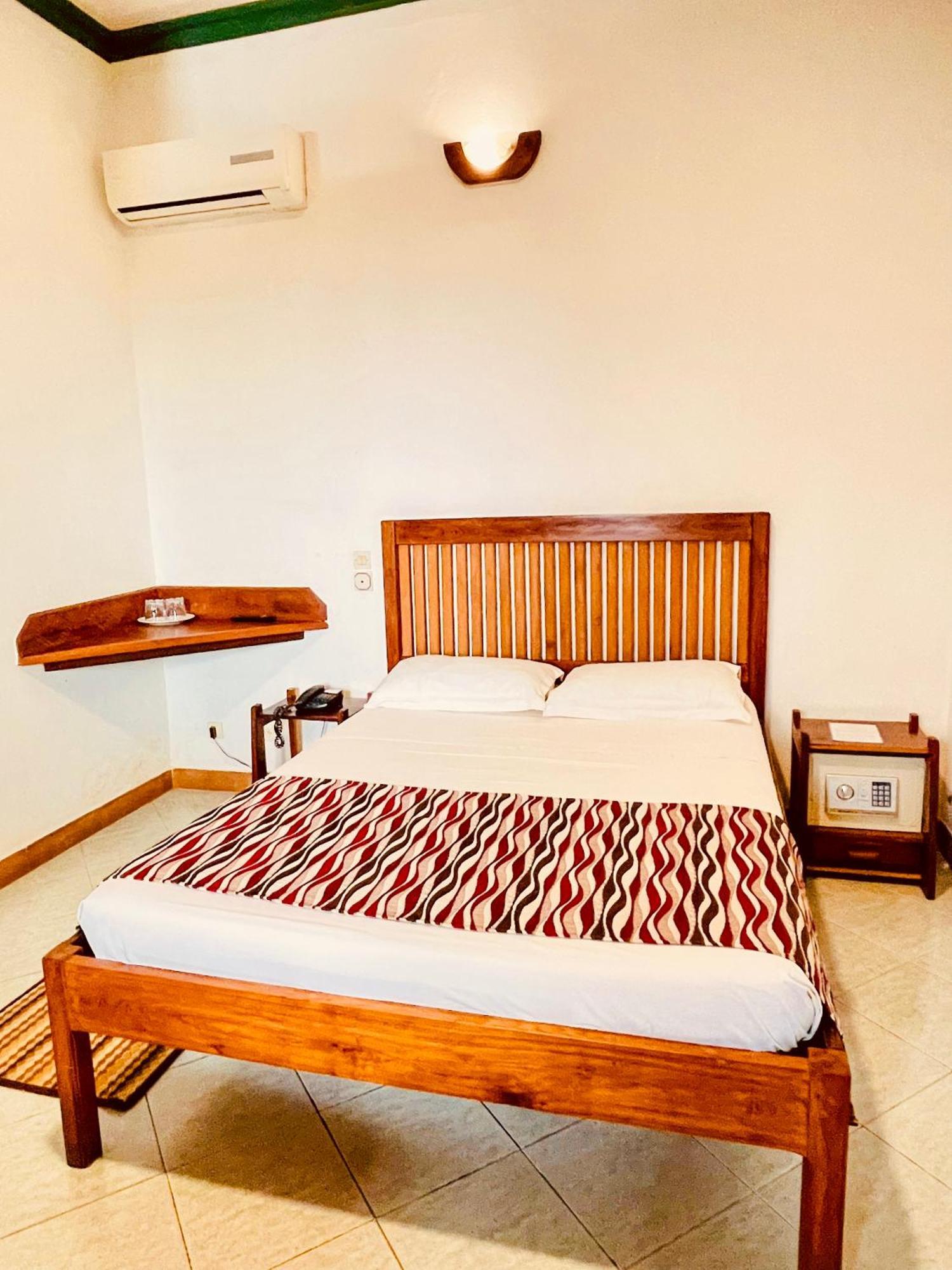 Le Nouvel Eden Otel Toliara Dış mekan fotoğraf